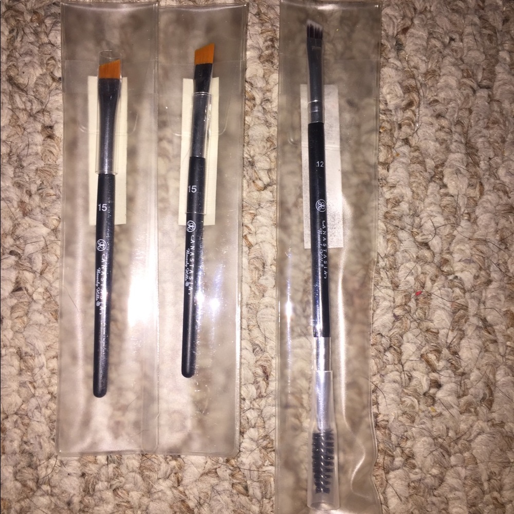 Anastasia brushes